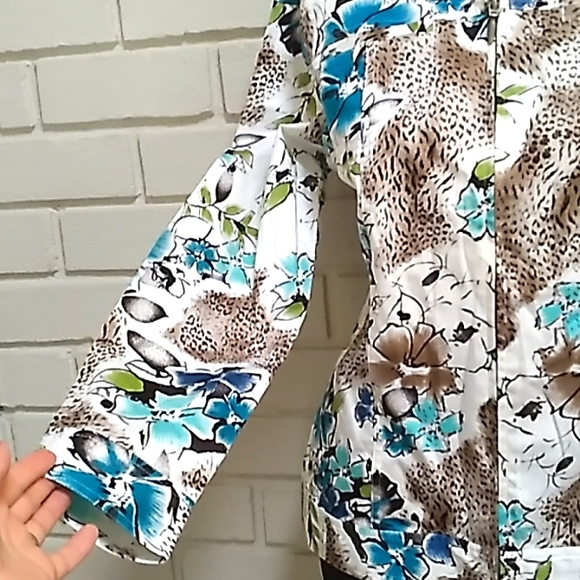 Additions By Chico's Floral/Animal Print Zip Up Jacket. Size 1 (Medium) NWT - Picture 3 of 13